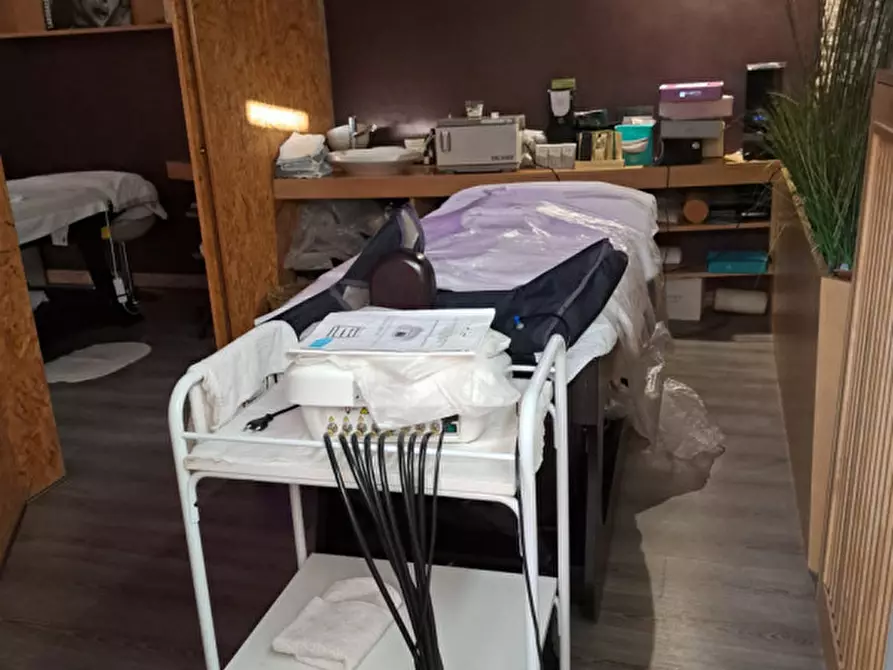 Immagine 6 di Negozio in vendita  in via roma a Veggiano