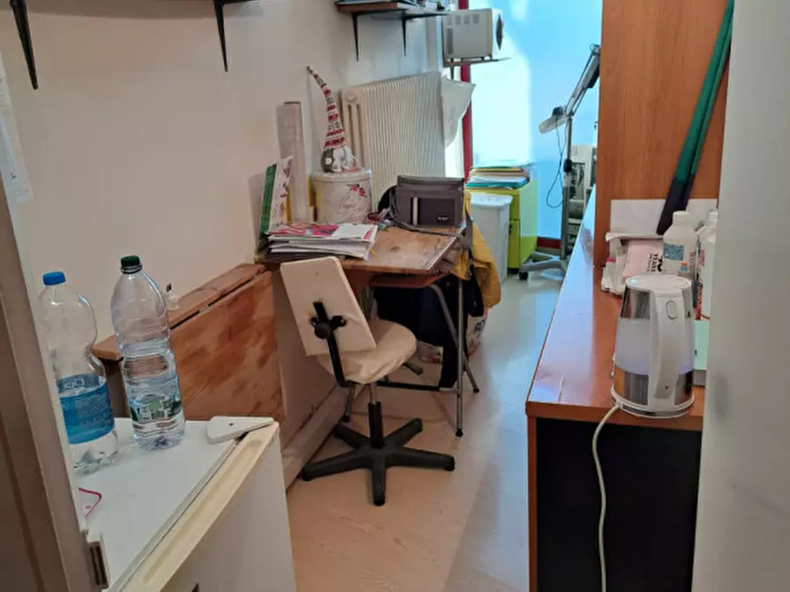 Immagine 10 di Negozio in vendita  in via roma a Veggiano