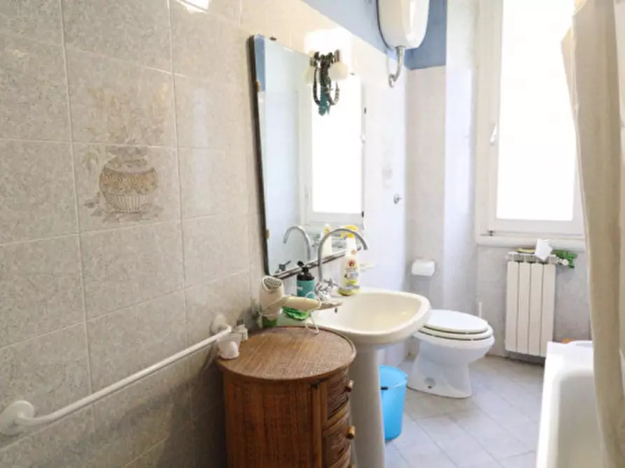 Immagine 13 di Appartamento in vendita  in Viale Giacomo Matteotti a Montevarchi