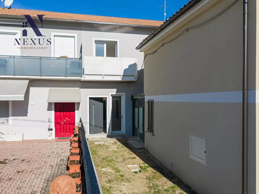 Immagine 13 di Appartamento in vendita  in Strada Nazionale Flaminia 358 a Fano