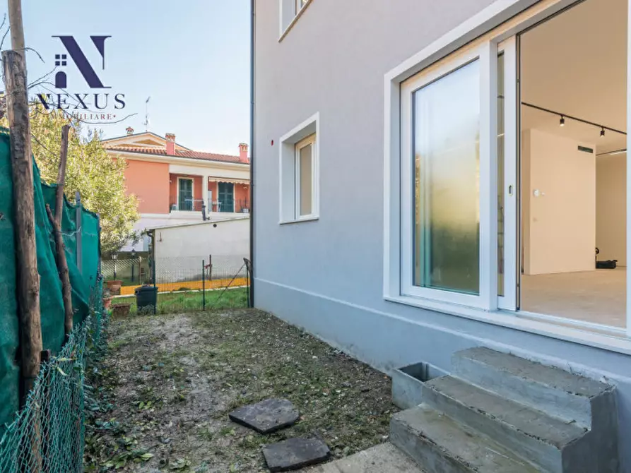 Immagine 15 di Appartamento in vendita  in Strada Nazionale Flaminia 358 a Fano