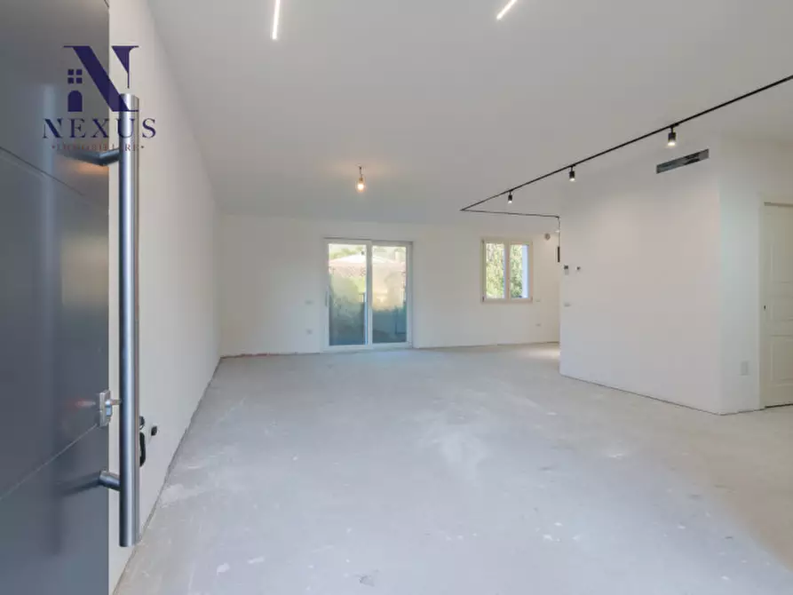 Immagine 18 di Appartamento in vendita  in Strada Nazionale Flaminia 358 a Fano