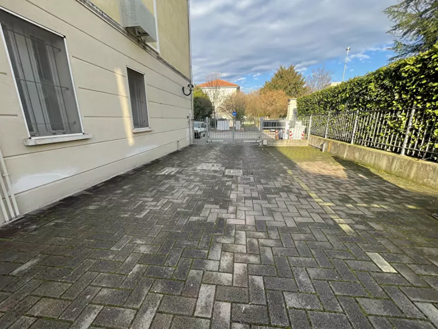 Immagine 12 di Appartamento in vendita  a Suzzara