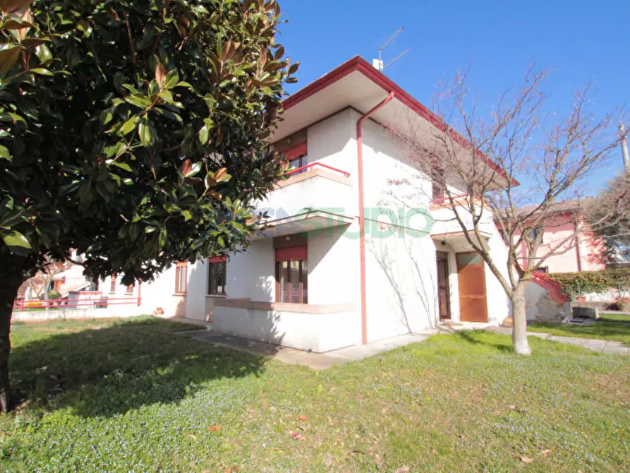 Immagine 1 di Casa bifamiliare in vendita  in Via Boschi a Caldogno