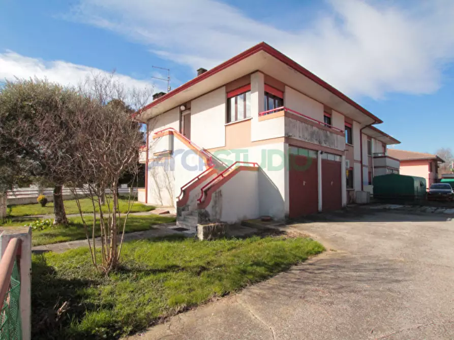 Immagine 3 di Casa bifamiliare in vendita  in Via Boschi a Caldogno