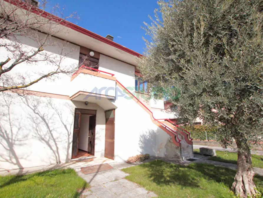 Immagine 4 di Casa bifamiliare in vendita  in Via Boschi a Caldogno