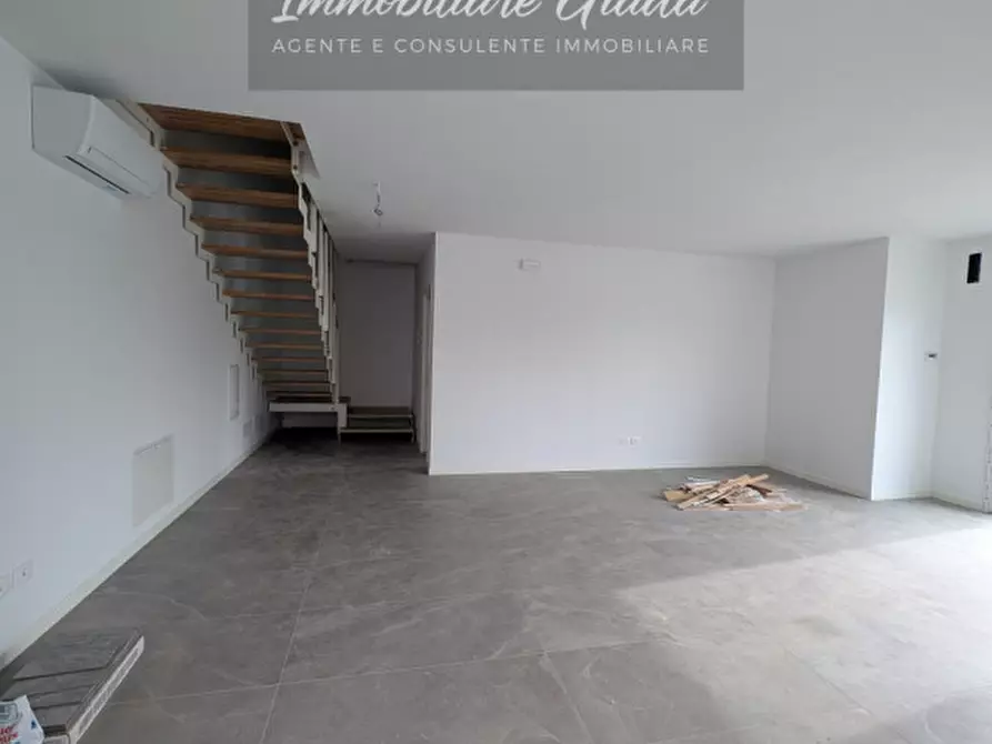 Immagine 18 di Casa bifamiliare in vendita  a San Vendemiano