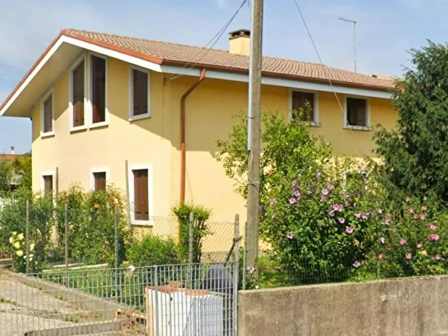 Immagine 2 di Casa indipendente in vendita  in Via Astico, 29/31, 36010 Monticello Conte Otto VI, Italia a Monticello Conte Otto