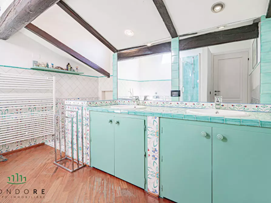 Immagine 55 di Casa bifamiliare in vendita  in Via Cadriano a Bologna