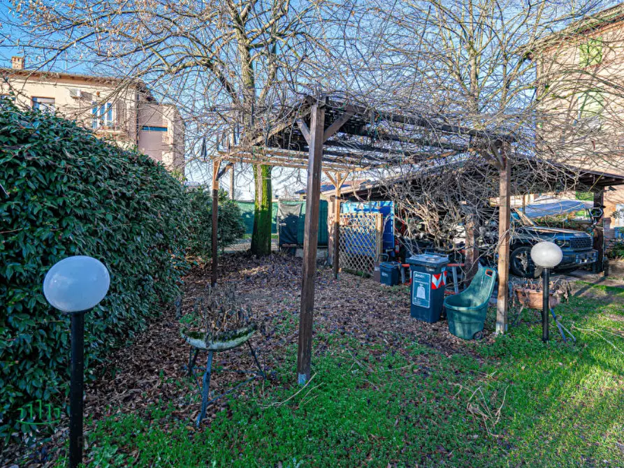 Immagine 67 di Casa bifamiliare in vendita  in Via Cadriano a Bologna