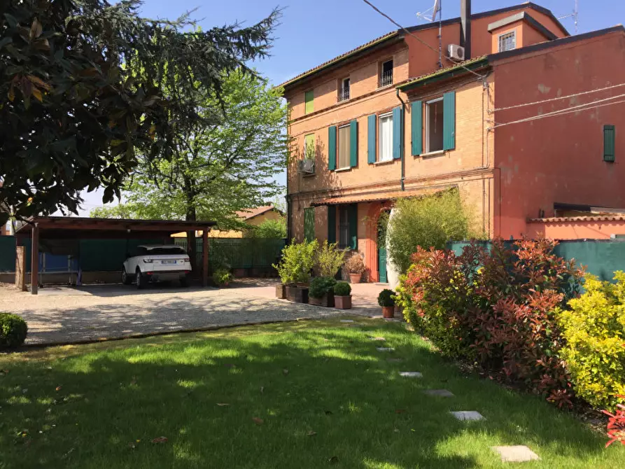 Immagine 74 di Casa bifamiliare in vendita  in Via Cadriano a Bologna