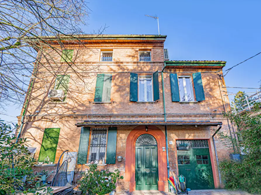 Immagine 77 di Casa bifamiliare in vendita  in Via Cadriano a Bologna