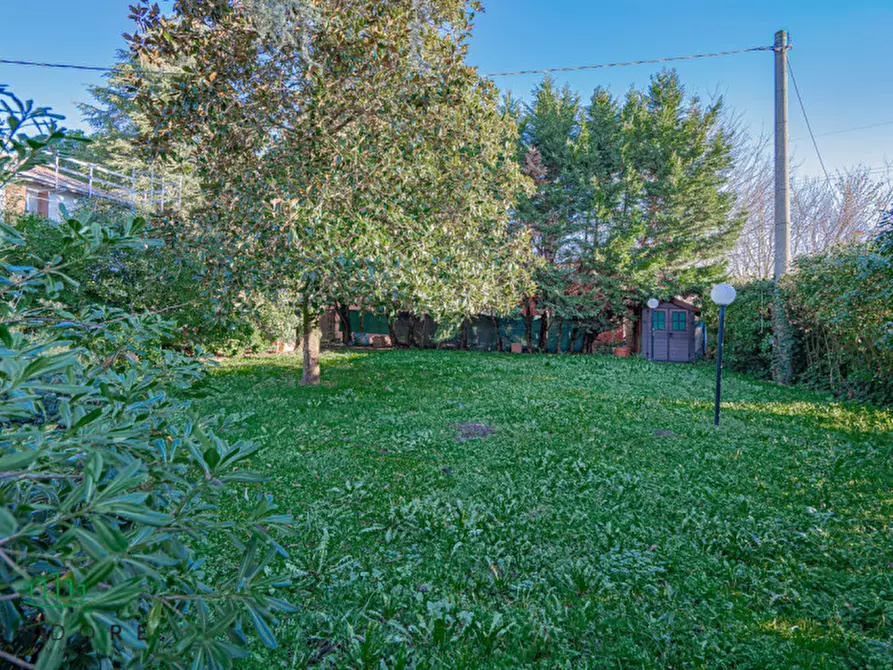 Immagine 78 di Casa bifamiliare in vendita  in Via Cadriano a Bologna