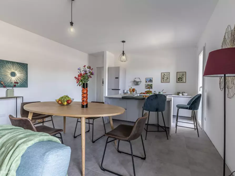 Immagine 6 di Appartamento in vendita  a Senigallia