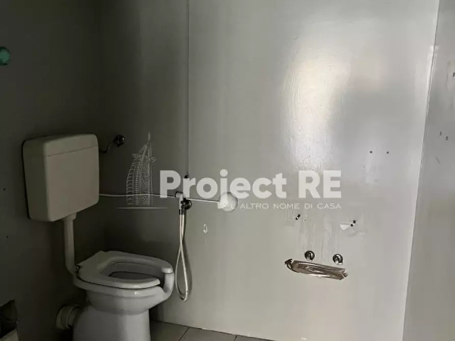 Immagine 13 di Negozio in vendita  in Via Possidonea a Reggio Di Calabria