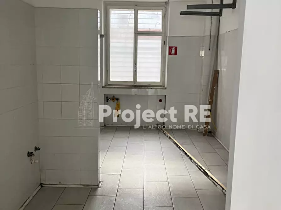 Immagine 15 di Negozio in vendita  in Via Possidonea a Reggio Di Calabria