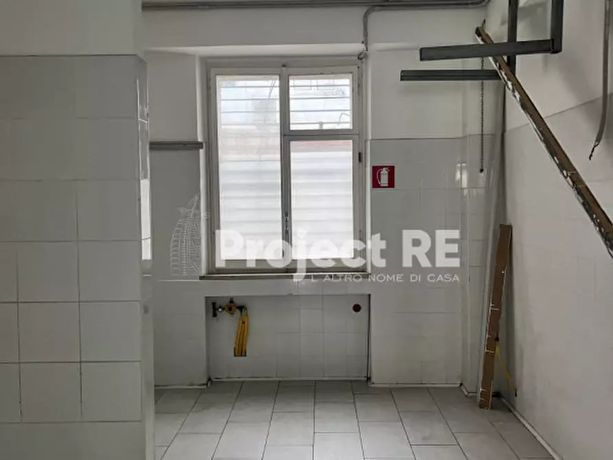 Immagine 21 di Negozio in vendita  in Via Possidonea a Reggio Di Calabria