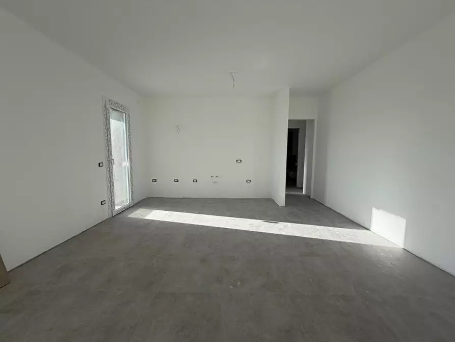 Immagine 15 di Appartamento in vendita  a Senigallia