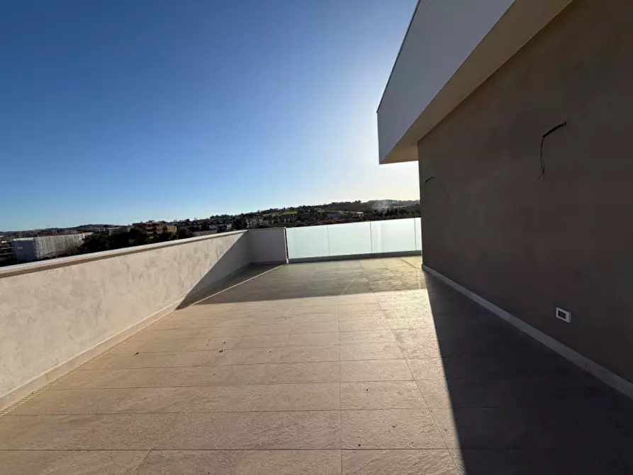Immagine 4 di Attico in vendita  a Senigallia