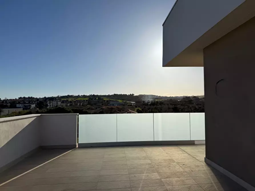 Immagine 5 di Attico in vendita  a Senigallia