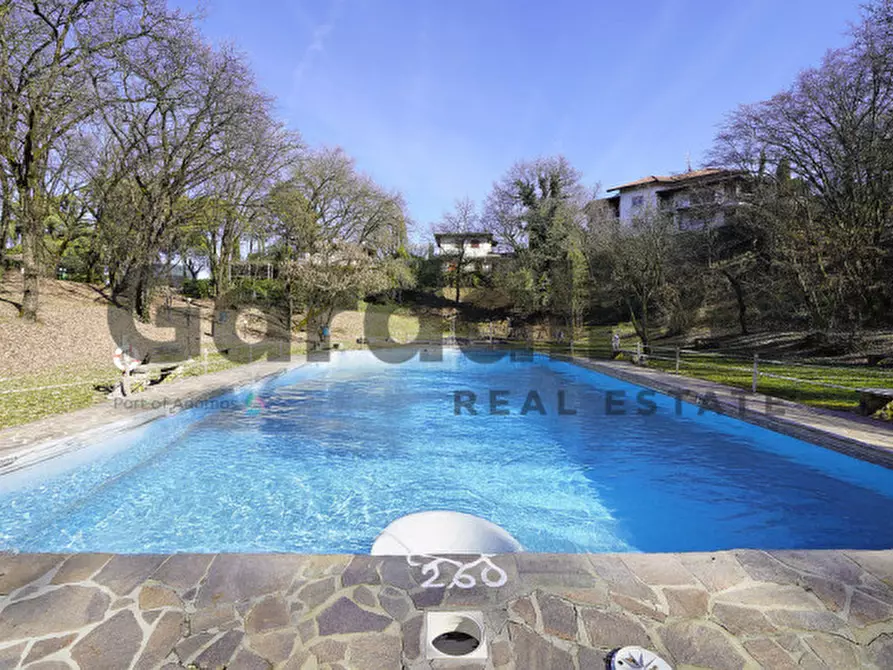 Immagine 2 di Casa bifamiliare in vendita  a Padenghe Sul Garda