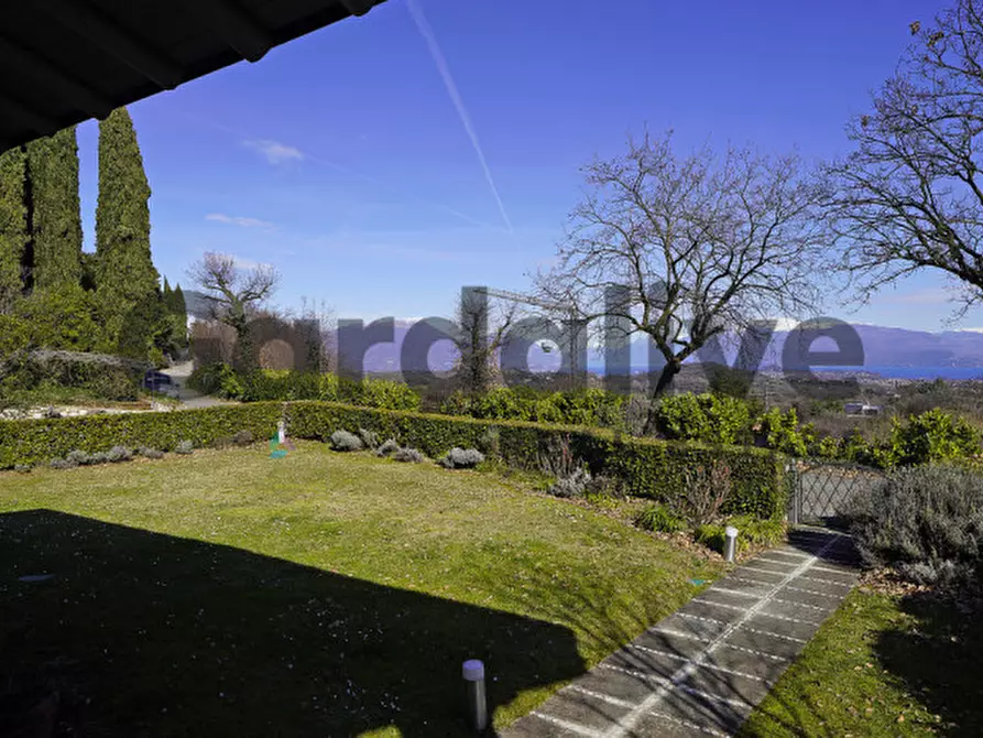 Immagine 3 di Casa bifamiliare in vendita  a Padenghe Sul Garda