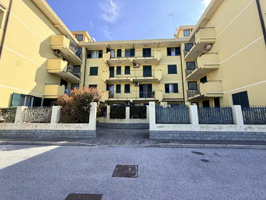 Immagine 1 di Appartamento in vendita  in Viale Rosario Angelo Livatino a Milazzo