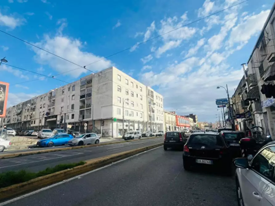 Immagine 1 di Negozio in affitto  in VIA DELLA STADERA a Napoli