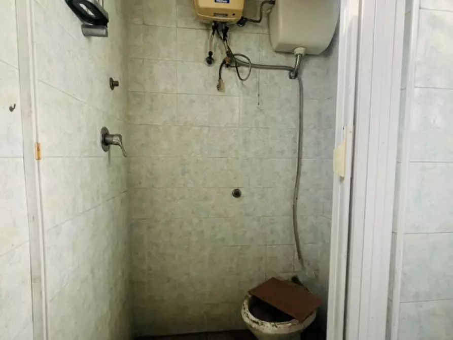 Immagine 11 di Negozio in affitto  in VIA DELLA STADERA a Napoli