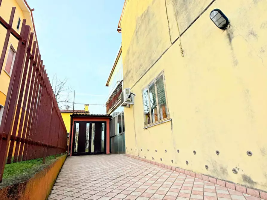 Immagine 2 di Villetta a schiera in vendita  a Sarego