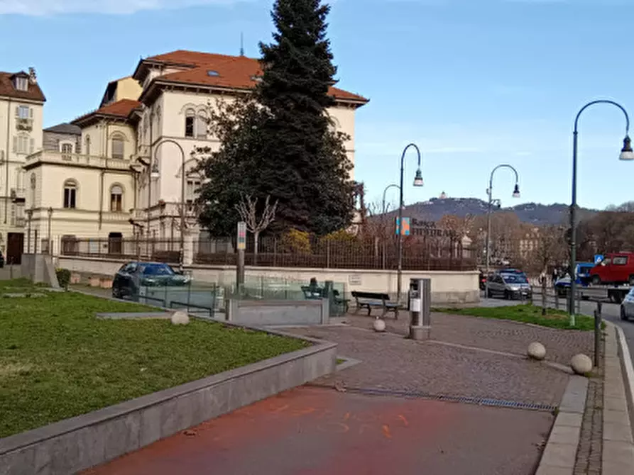 Immagine 6 di Posto auto in vendita  in Via Giolitti a Torino