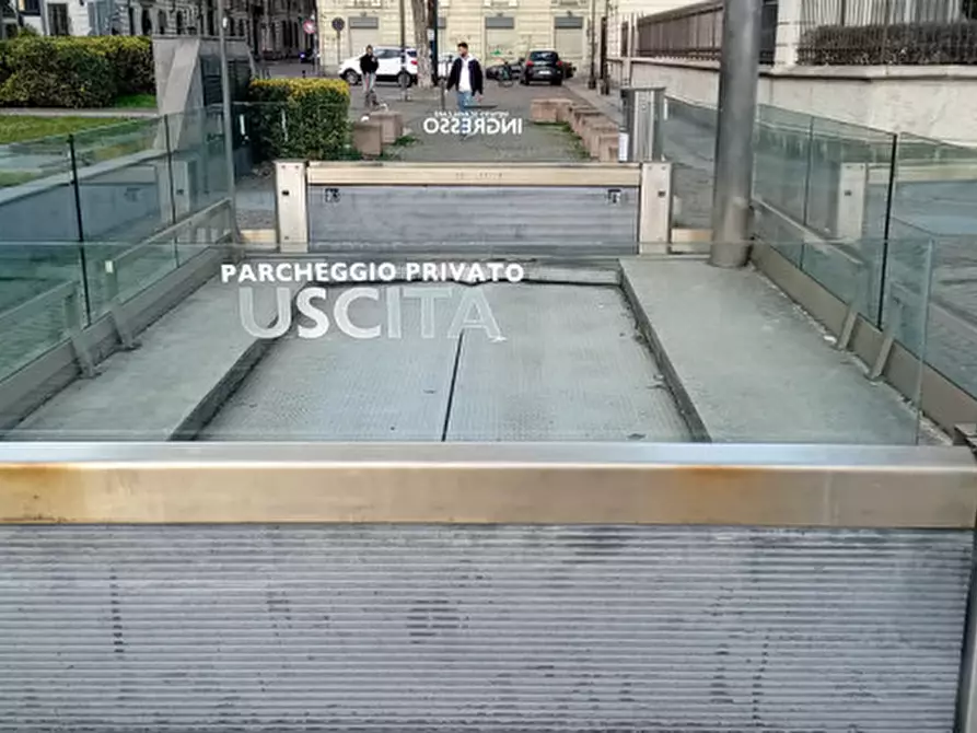 Immagine 7 di Posto auto in vendita  in Via Giolitti a Torino