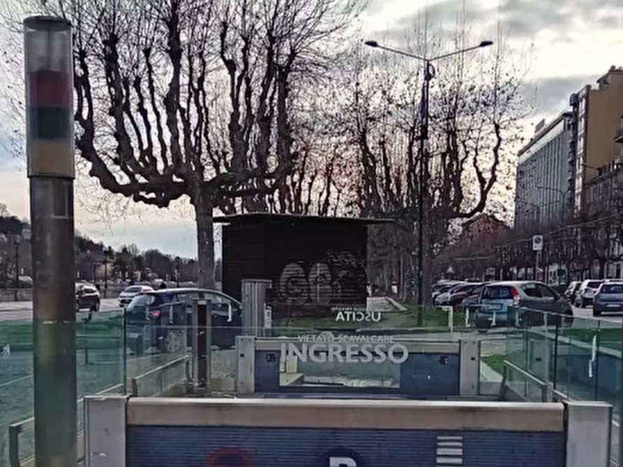 Immagine 9 di Posto auto in vendita  in Via Giolitti a Torino