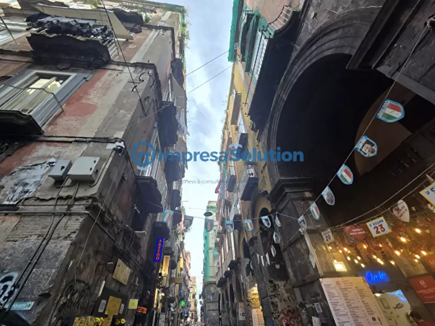Immagine 2 di Attività commerciale in vendita  in Via Atri a Napoli