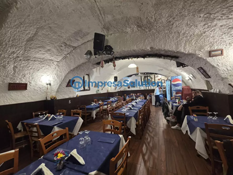 Immagine 4 di Attività commerciale in vendita  in Via Atri a Napoli