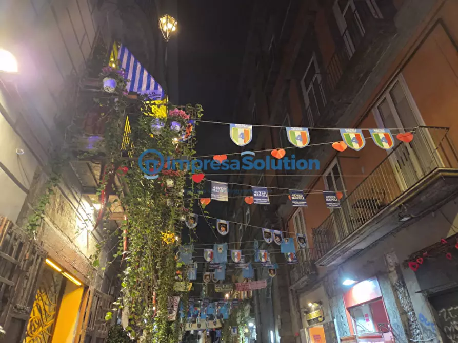 Immagine 9 di Attività commerciale in vendita  in Via Atri a Napoli