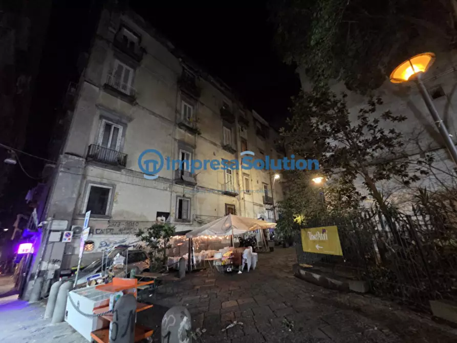 Immagine 12 di Attività commerciale in vendita  in Via Atri a Napoli