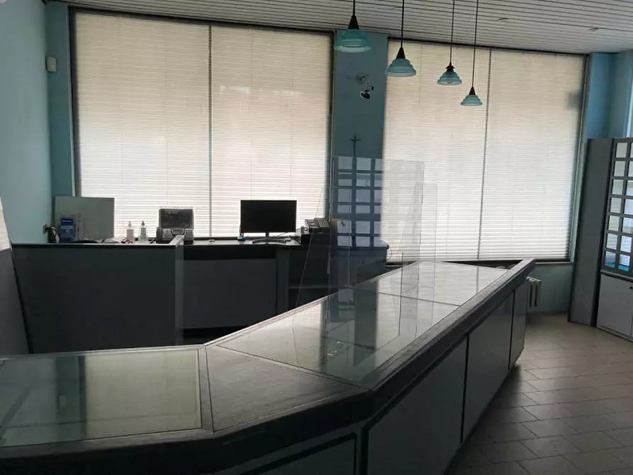 Immagine 5 di Negozio in vendita  in Via San Rocco a Siziano