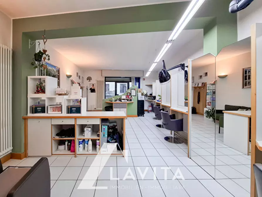 Immagine 1 di Attività commerciale in vendita  in Via Aslago - Haslacher Straße a Bolzano