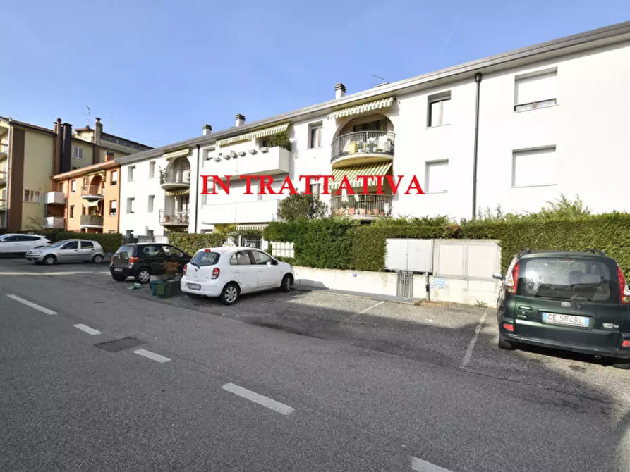 Immagine 1 di Appartamento in vendita  in Via Sen. Luigi Montresor 17 a Bussolengo