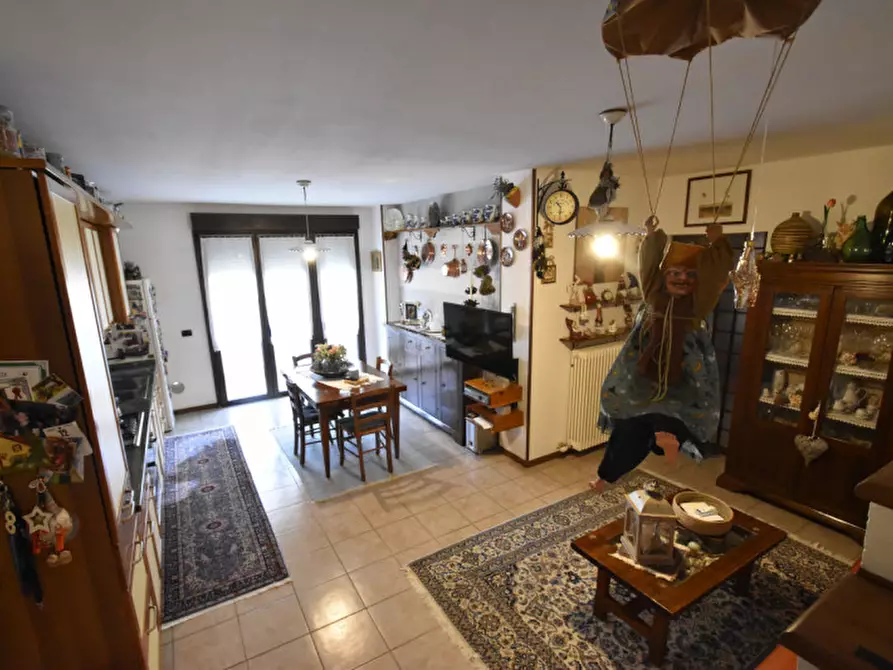 Immagine 3 di Appartamento in vendita  in Via Sen. Luigi Montresor 17 a Bussolengo
