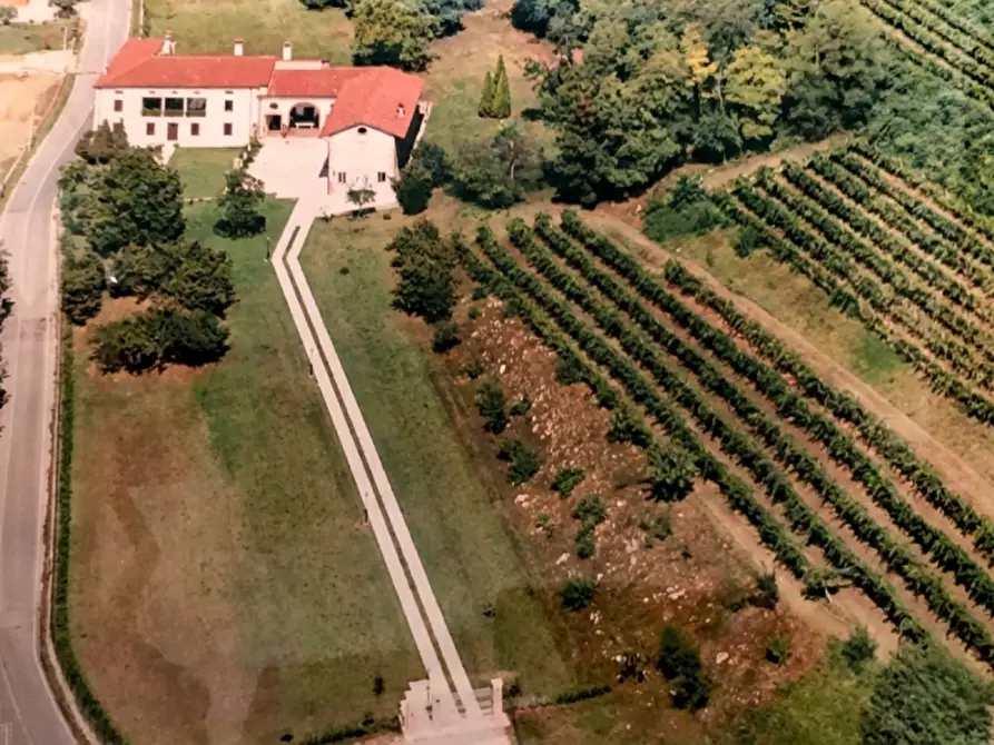 Immagine 2 di Villa in vendita  in Strada del Monte Crocetta a Vicenza
