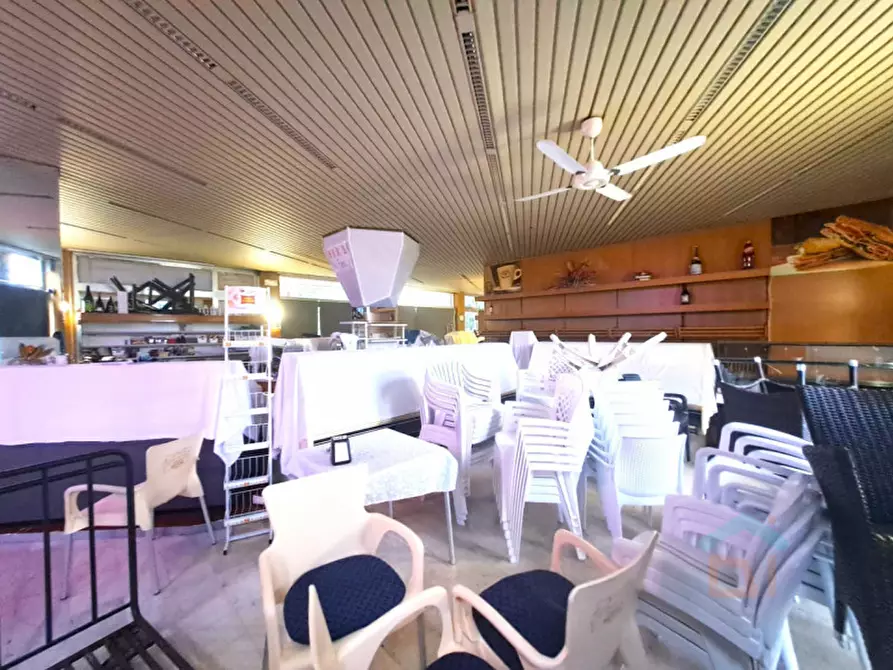 Immagine 4 di Attività commerciale in affitto  in viale del capricorno 63 a Grado