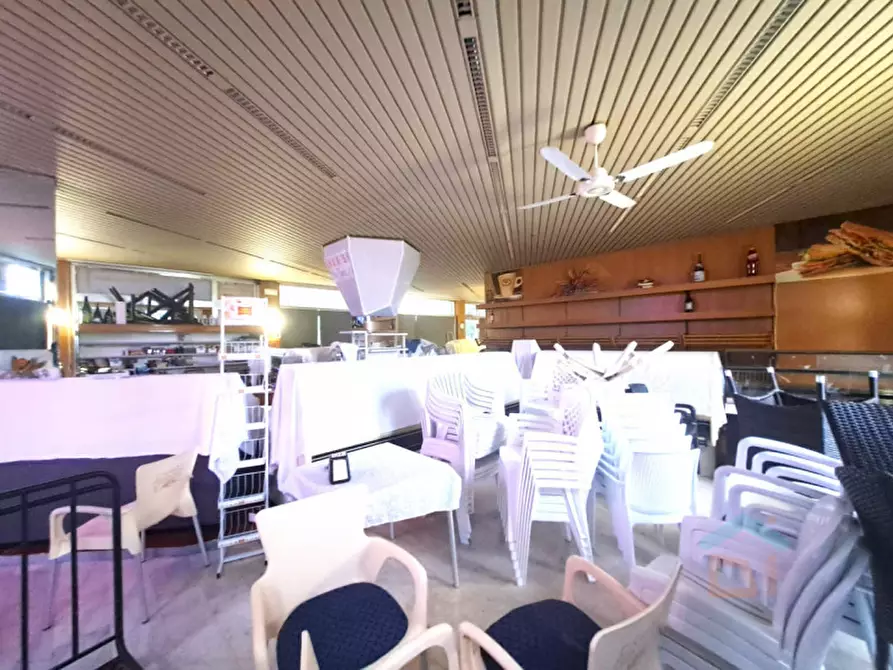 Immagine 5 di Attività commerciale in affitto  in viale del capricorno 63 a Grado