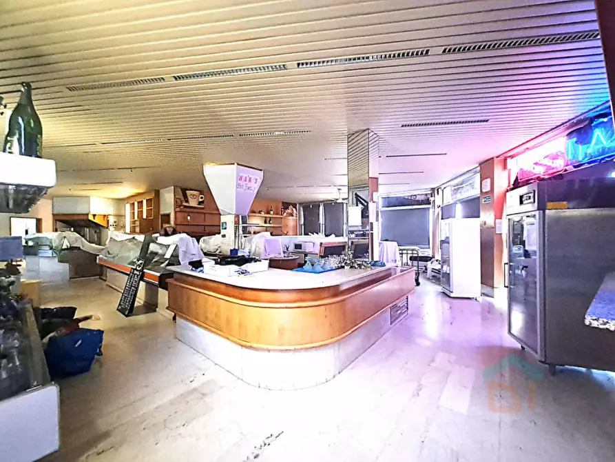 Immagine 12 di Attività commerciale in affitto  in viale del capricorno 63 a Grado