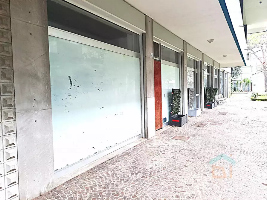 Immagine 20 di Attività commerciale in affitto  in viale del capricorno 63 a Grado