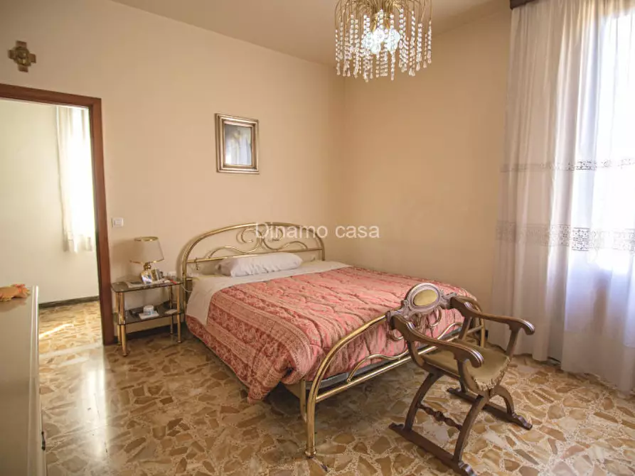 Immagine 6 di Casa indipendente in vendita  a Prato