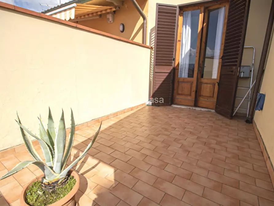 Immagine 8 di Casa indipendente in vendita  a Prato