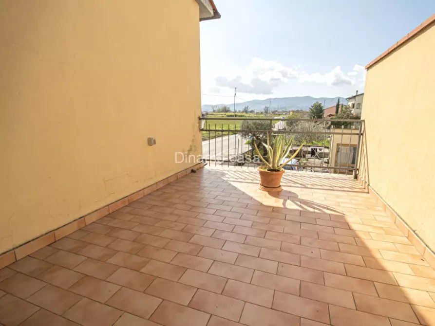 Immagine 9 di Casa indipendente in vendita  a Prato