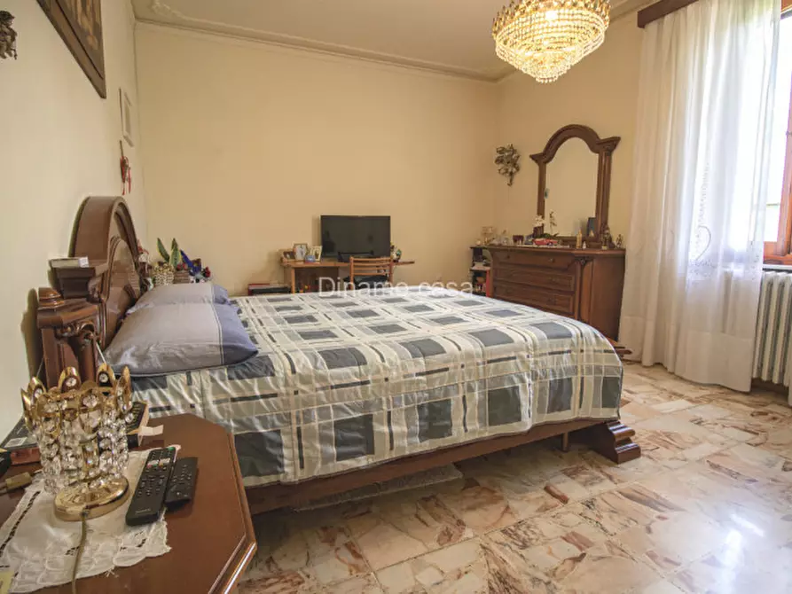 Immagine 25 di Casa indipendente in vendita  a Prato